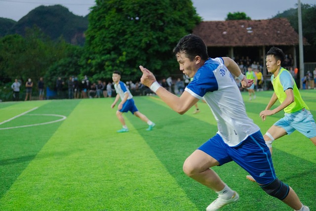 快船被勇士反超！小卡轮休哈登18中7惜败骑士：正负值-17跌出西部前六.