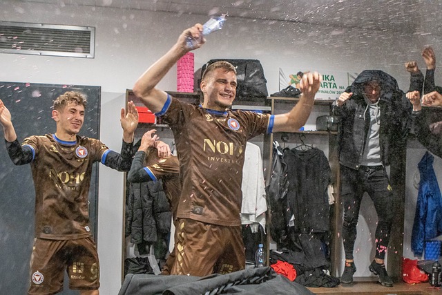 迎回昔日功 迎回昔日功